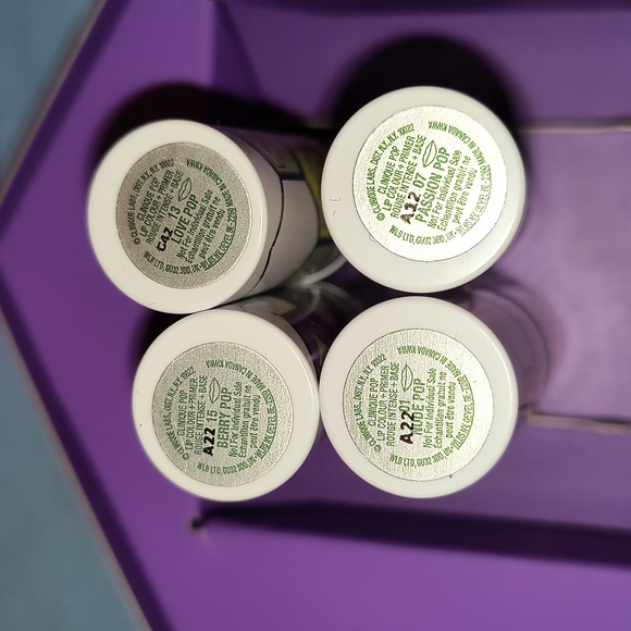 Clinique Lipstick Set of 4 Pop Treats New In Box - Picture 4 of 11